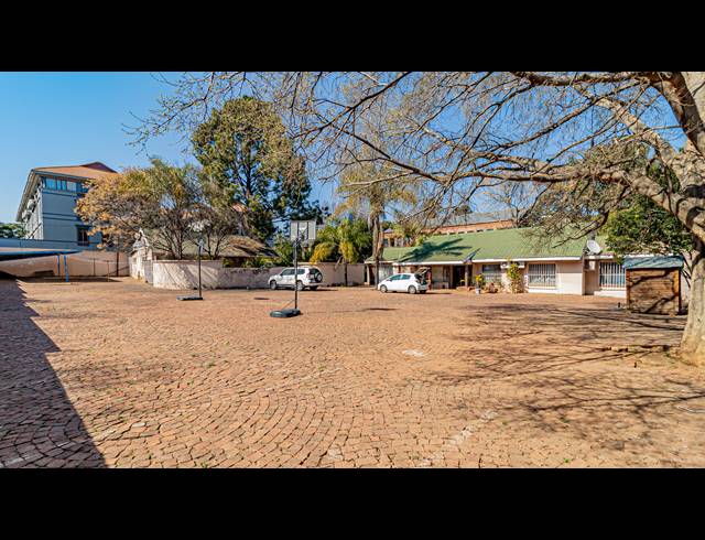 2,278M² OFFICE FOR SALE IN FERNDALE
